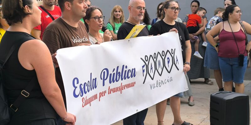 Escola Valenciana i la Confederació Gonzalo Anaya denuncien un inici de curs marcat per la discriminació i falta de garanties a la comunitat educativa